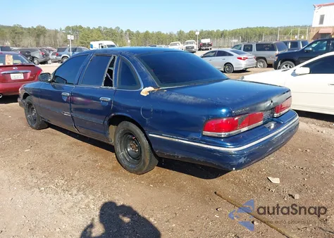 1996 Ford Crown Victoria S z USA, uszkodzony, nr VIN 2FALP72W0TX182880